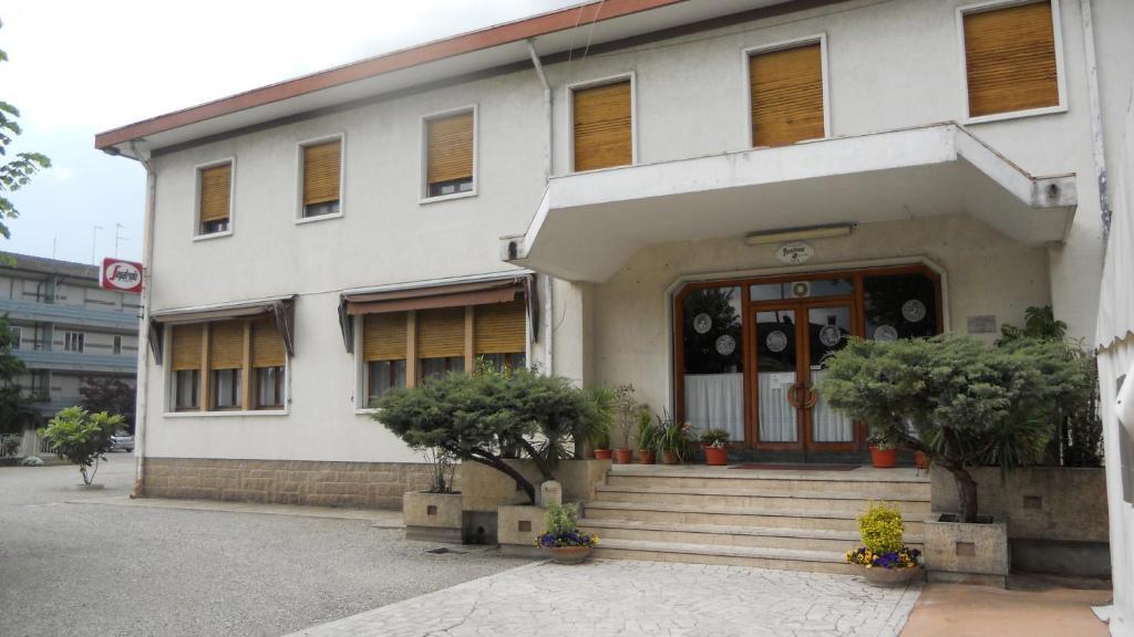 Hotel Cauccio Ровиго Экстерьер фото